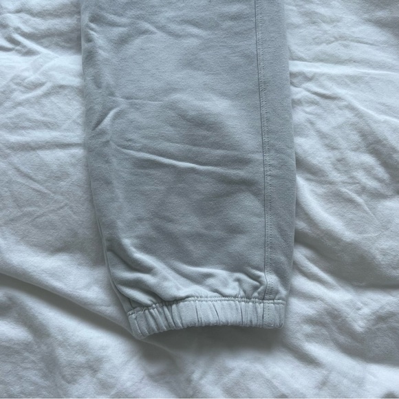 Babaton (Aritzia) Leisure Jogger - Picture 3 of 5